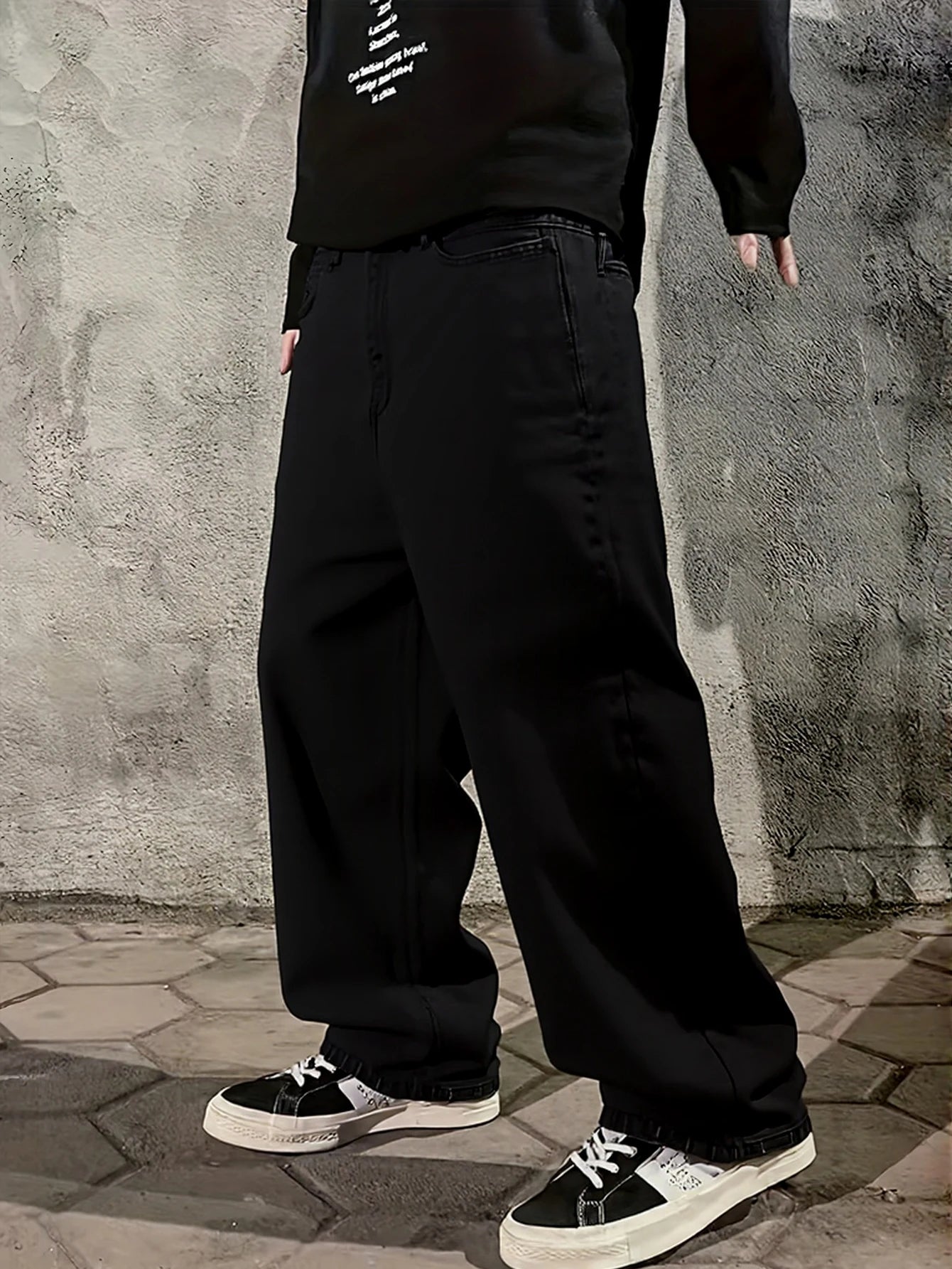Men's black wide-leg jeans, loose and flowing, simple and versatile, easily creating street fashion and casual everyday style.